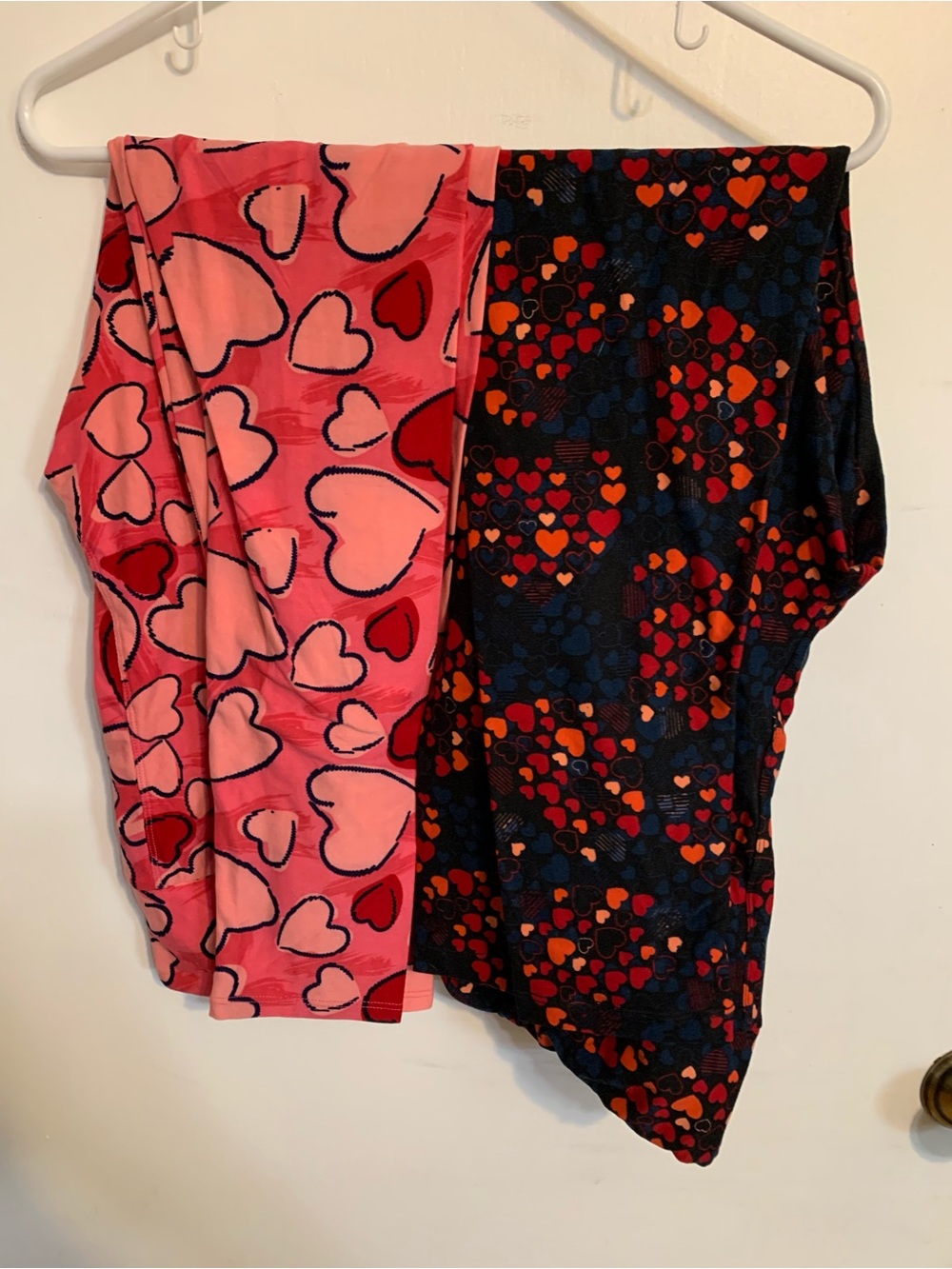 Plus size valentines leggings 18-20 - Picture 4 of 4